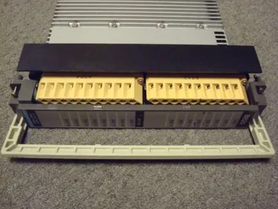 Modicon AS-B825-016 24VDC Input Module True High Used