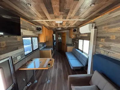 Used 1992 FREIGHTLINER FLD120 Campers, Caravans, Motorhomes Wisconsin US | Proxy Equipment #1426091
