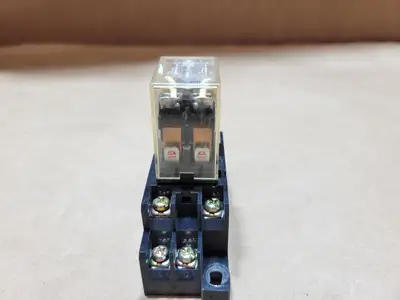 10A 24V/240V Relay w/ 15A 240V Socket