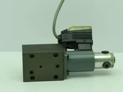Moog HPN 681543 DBEP04A2007EB Hydraulic Valve 24V
