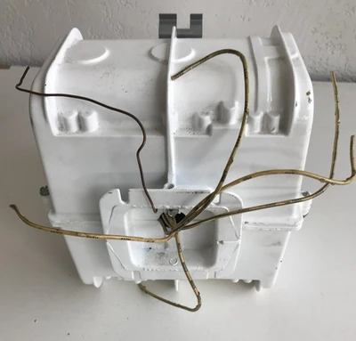 USED Lithonia Lighting TH 400M 120 SCWA HSG