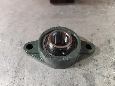 NEW NTN UCFL207-108