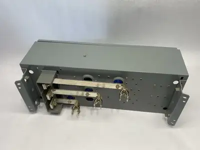USED SQUARE D BY SCHNEIDER ELECTRIC SER. E1 FUSIBLE PANELBOARD SWITCH UNIT 3-POLE 200A