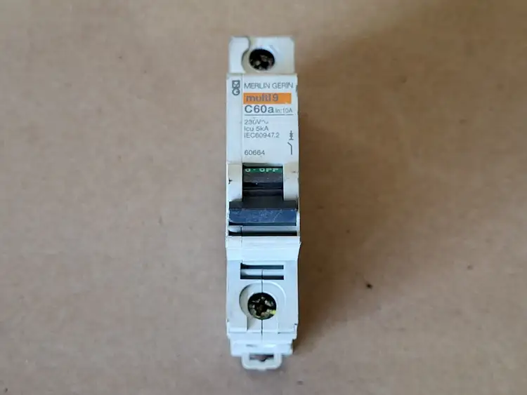 Used MERLIN GERIN 60664 Switchgears British Columbia CA | Lenmark #238924