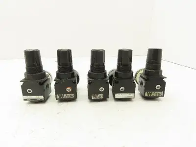 Watts R35-02CG Pneumatic Regulator w/Gauge 300 PSI Lot of 5