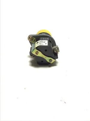 GE 55-200097 Heavy-Duty Oil-Tight Yellow Pilot Light