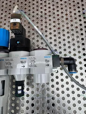 Used FESTO LFR-D-MINI REGULATOR W/ FESTO HEE-D-MINI-24 36PSI/0.25MPA Regulators California US | Equipment Lab #1285488
