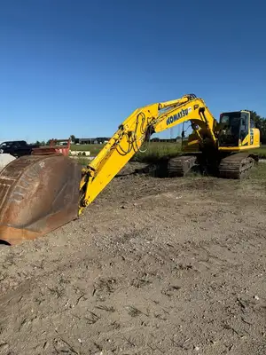KOMATSU PC360 Excavator | Iron Listing (7)
