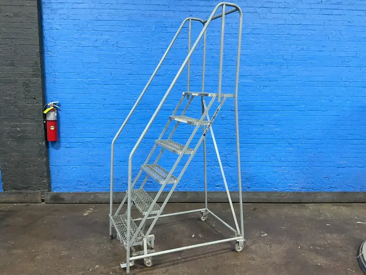 Used _UNKNOWN_ _UNKNOWN_ Ladders Ohio US | HGR 24 #1373282