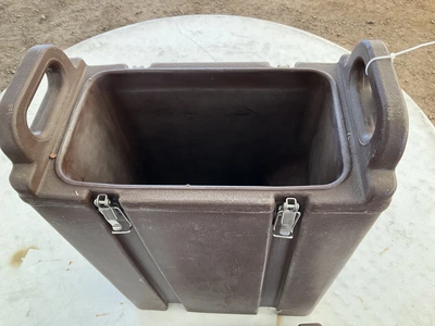 Used CAMBRO CAMTAINER 500LCD Beverage Dispensers Michigan US | Miedema Asset Management Group #1580004