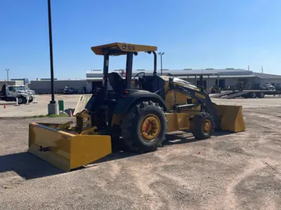 2015 JOHN DEERE 210L Utility Tractors | Steam Well LLC (4)