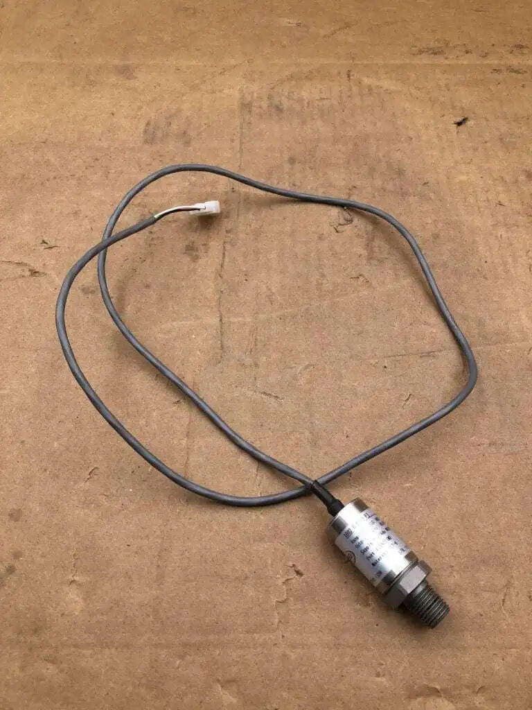 1002-B-PZ-2-FJ Pressure Transmitter 0-5VDC 9-32VDC 100PSIG 1/4″ NPT 38″ L