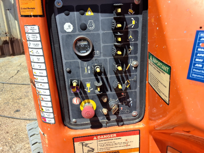 USED 2013 JLG E400AJPN