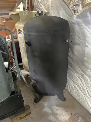 USED 1999 SAYLOR-BEALL 25DR SCREW TYPE AIR COMPRESSOR
