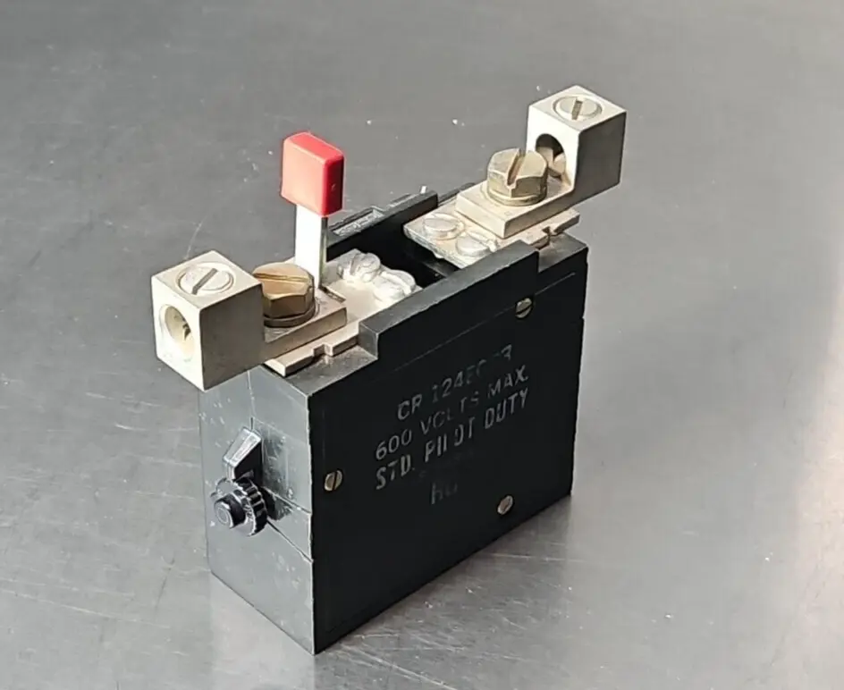 GE CR124E028 SIZE 3 OVERLOAD 600V. Loc4B40