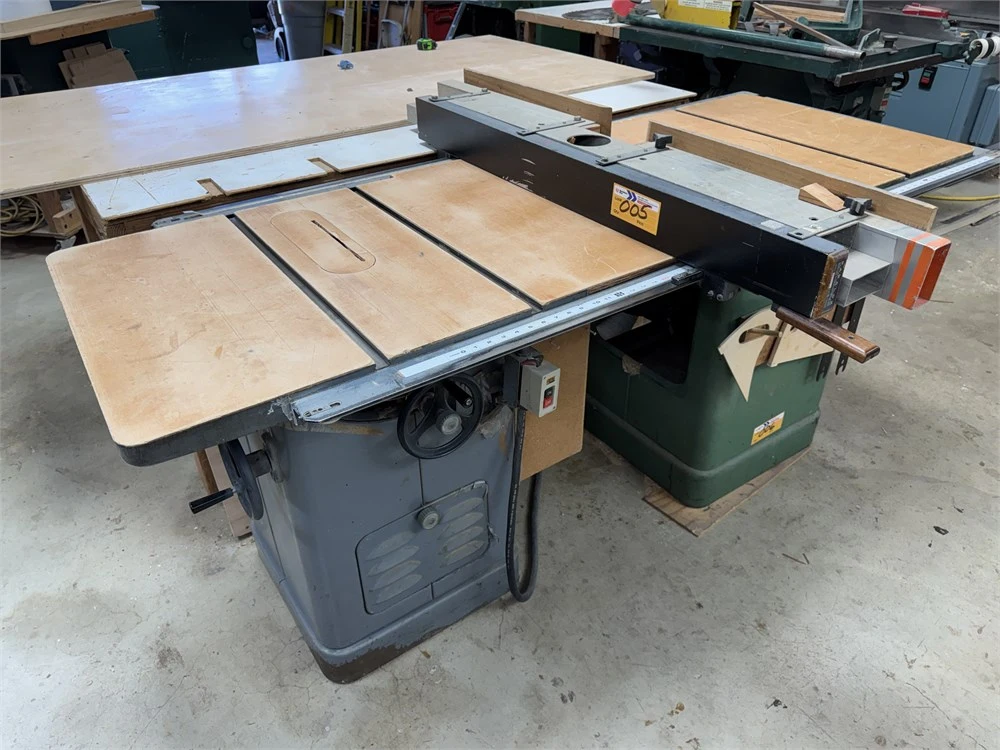 Used DELTA _UNKNOWN_ Woodworking Table Saws California US | MachineryMax #1288161