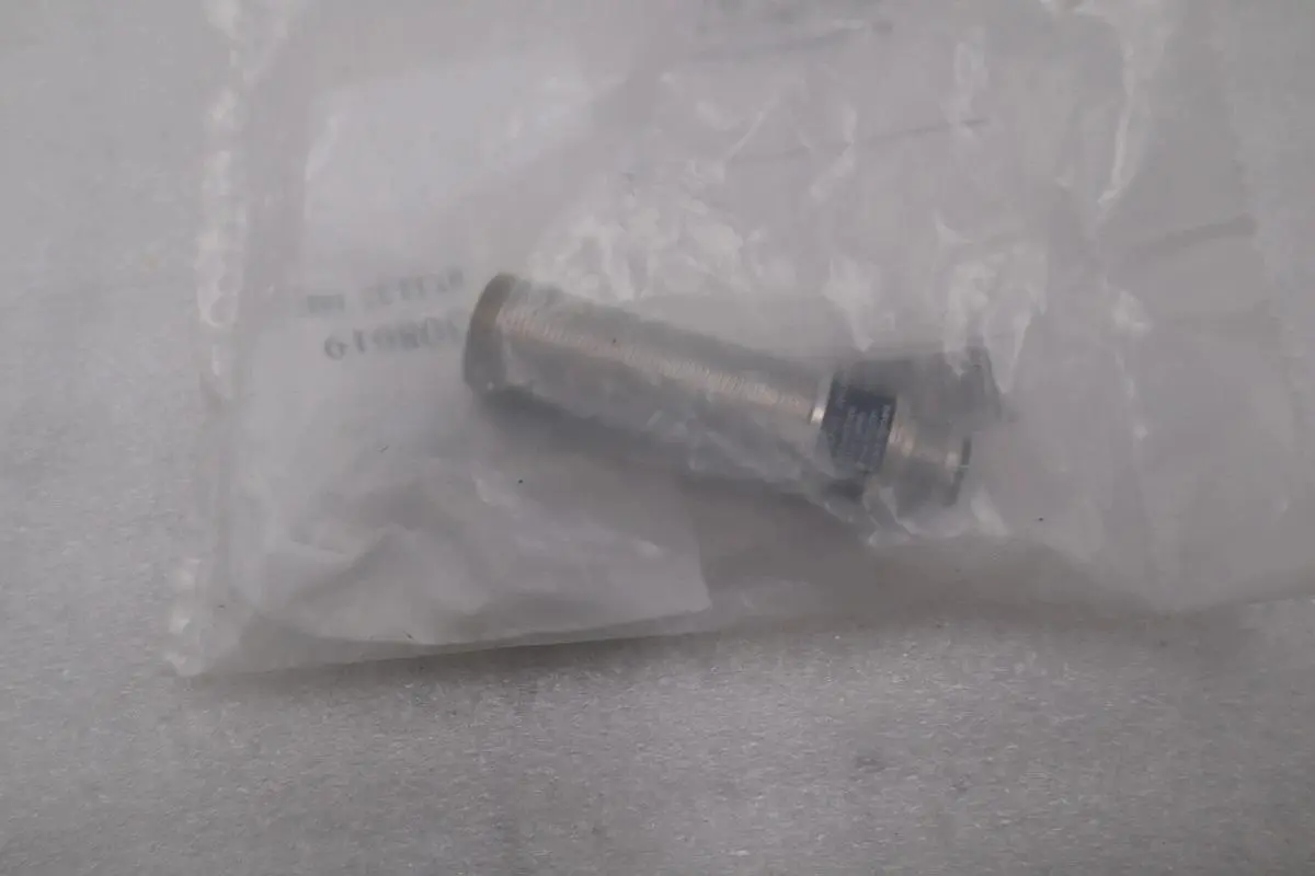 NEW IFM Electronic IG0344 Inductive Proximity Sensor STOCK H1621A