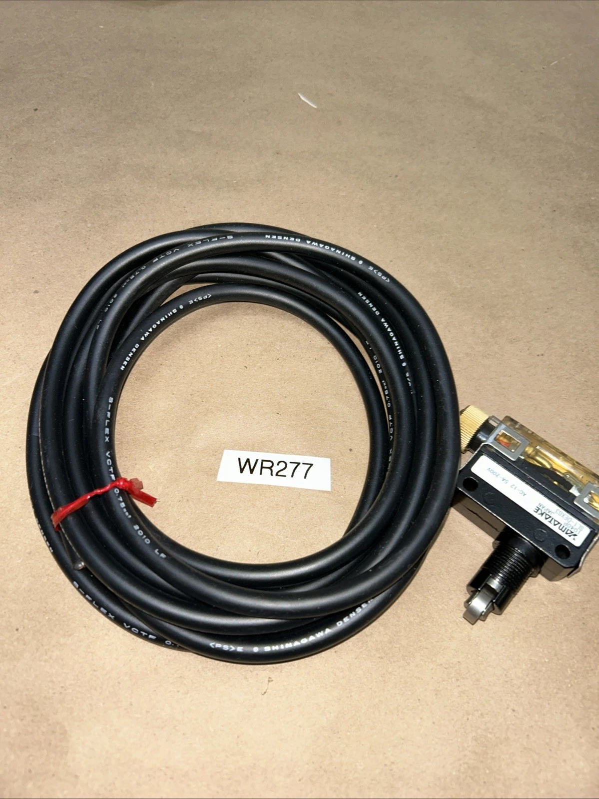 NEW Azbil / Yamatake SL1-DEXG3