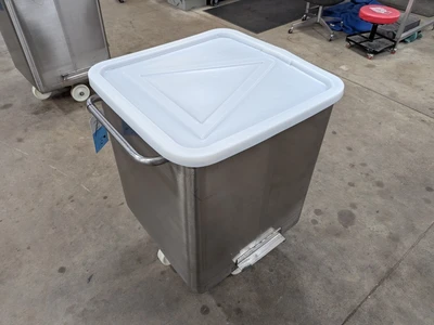 600 Pound SS Dump Buggy with Plastic Lid