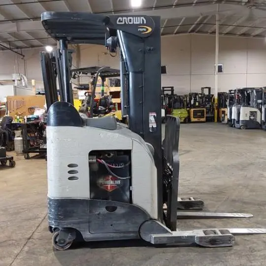 USED 2019 CROWN RR5725-45