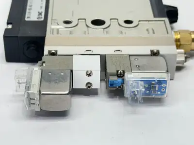 ZM131H-B5LNZ-E17-L | SMC  Vacuum Ejector With Valve And Switch 24VDC - For parts or not working