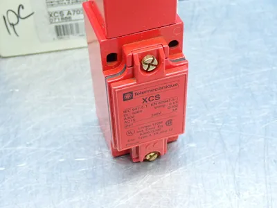 New | in-Stock TELEMECANIQUE XCSA703 Relays & Switches Ohio US | HGR 24 #914434