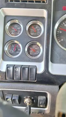 USED 2013 KENWORTH T800