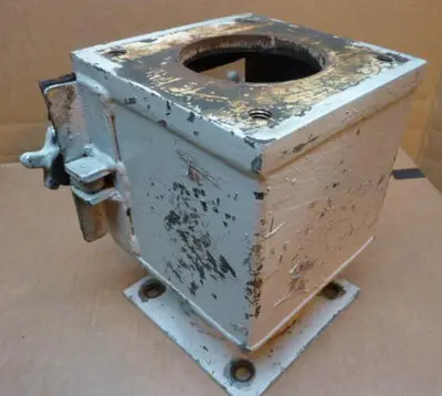USED METAL FABRICATOR MAGNET326