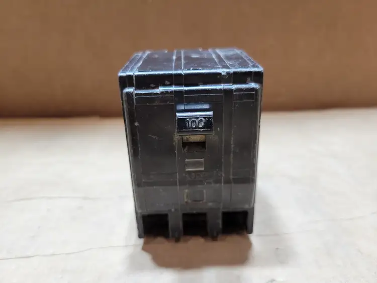 Used SQUARE D QO3100 Switchgears British Columbia CA | Lenmark #835605