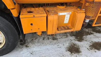 USED 2000 GMC C8500 TANDEM AXLE BED TRUCK