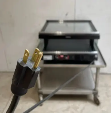 Used _UNKNOWN_ GR3SDH-27 Countertop Display Warmers Michigan US | Grocery Equipment Sales #1385454