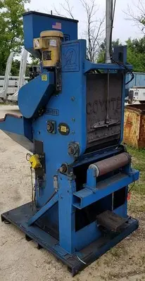 USED COYOTE 1.25 CUBIC/FT RUBBER BELT TUMBLER SHOT BLAST