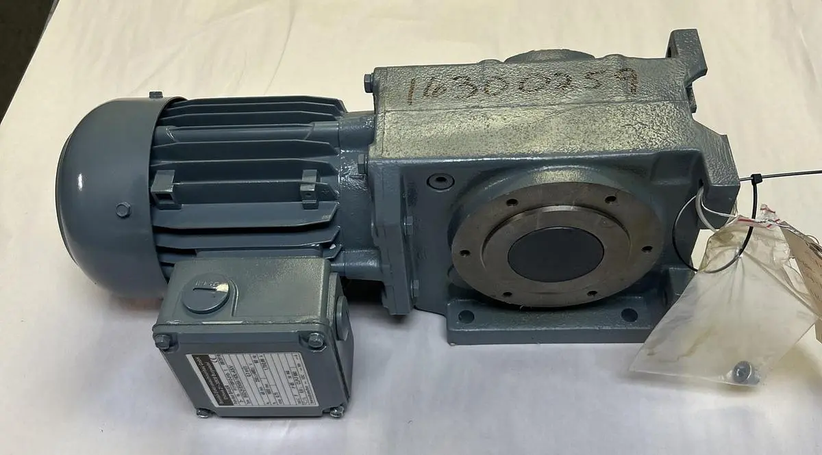 New | in-Stock BAUER SG2-21/DK64-163L-AS/V Motors (misc) | Surplus Asset Holdings #1204927