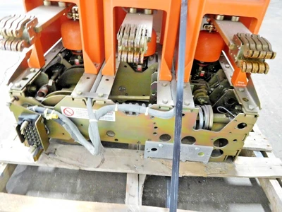GE VB 7.2-500-3 Circuit Breakers | Equipment Recovery Corp. (6)