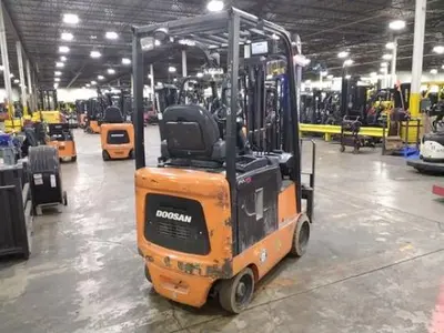 USED 2019 DOOSAN BC15S-5