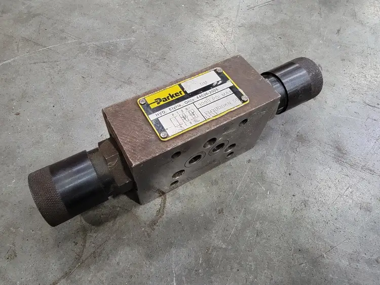 Used PARKER FILTRATION FM3DDDKN Parts (Hydraulics and Pneumatics) British Columbia CA | Lenmark #266347