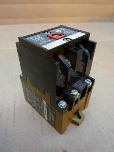 Used ALLEN BRADLEY 700-P400A1 SER A Relays & Switches Michigan US | Ideal Machinery #583831