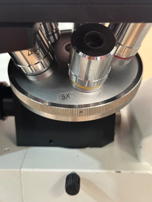Item# L180 Unitron Versamet 3 Inverted Metallographic Microscope