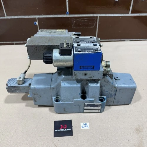 Used Bosch 0811404453 + 9810231436 + 0811404617 Valves/Fittings Indiana US | J&J Industrial Supply #523612