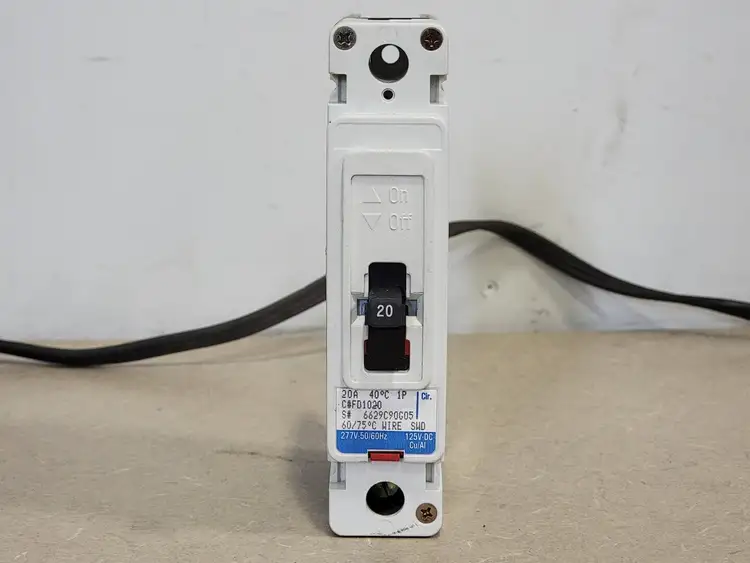 Used CUTLER-HAMMER FD1020 Switchgears British Columbia CA | Lenmark #241182