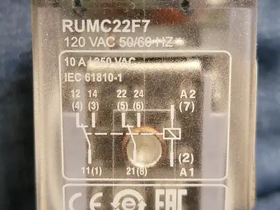 USED SCHNEIDER ELECTRIC RUMC22F7