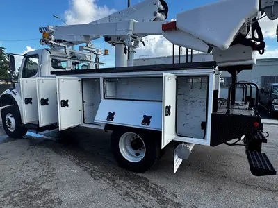 Used 2017 FREIGHTLINER M2 106 Tractors & Trailers Florida US | Truck and Van Outlet #1506267