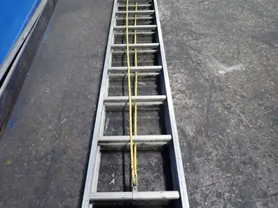 USED WERNER D15402