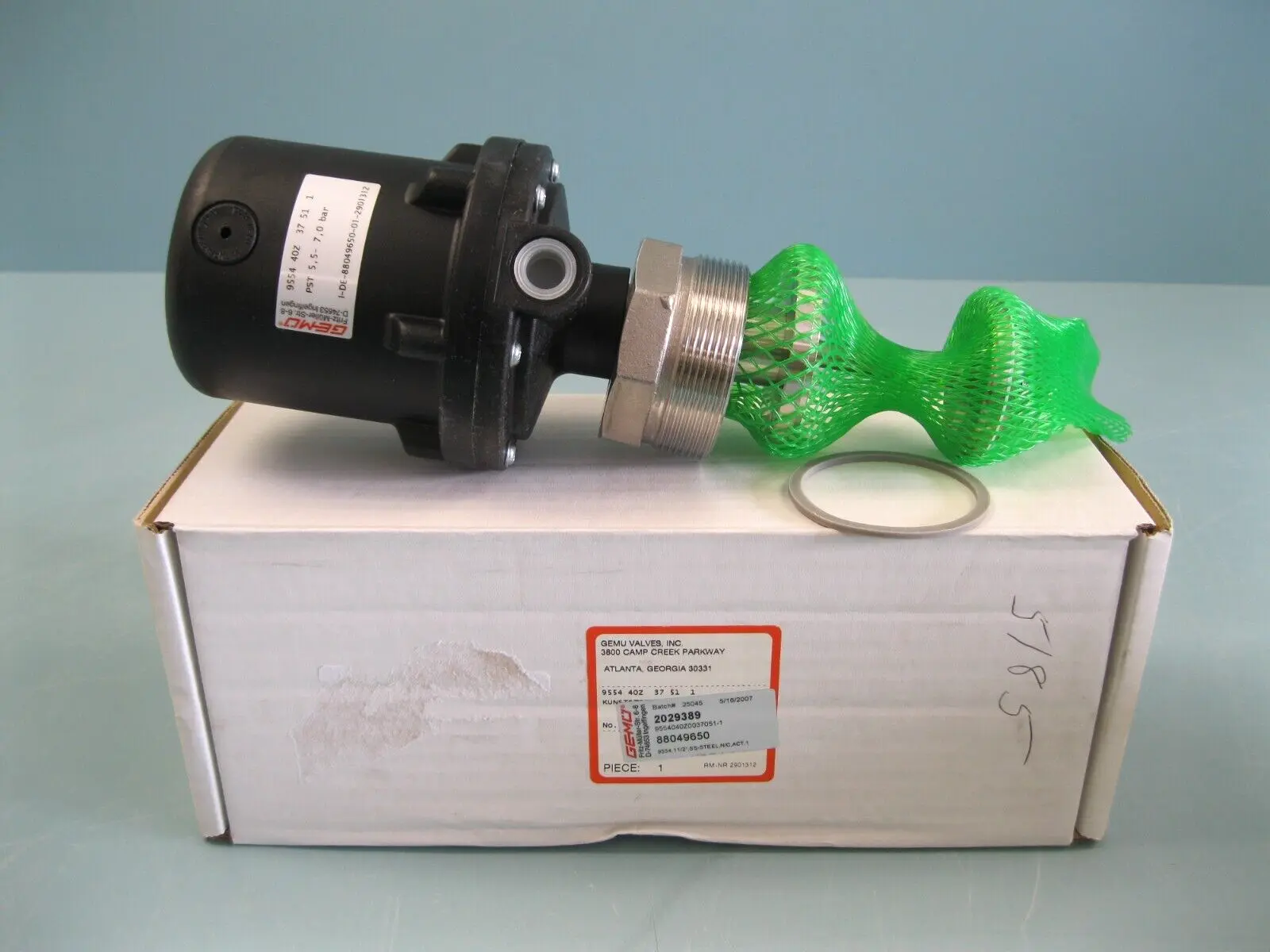 NEW GEMU 9554 40Z37511