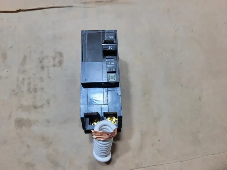 New | in-Stock SCHNEIDER QOB220EPD Switchgears British Columbia CA | Lenmark #1438273