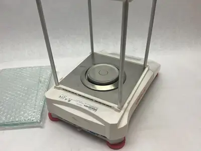 USED OHAUS PIONEER™ SEMI-MICRO BALANCE SCALE W/ SEMI-AUTO CAL 82 G X 0.01 MG