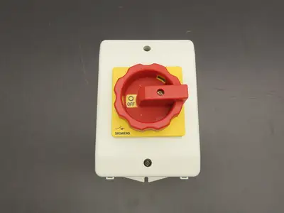 Siemens 3LD2164-OTB53 Disconnector Switch Main Emergency Stop 400VAC 25A 9.5kW