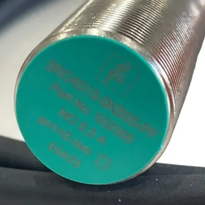 NEW PEPPERL+FUCHS 552300 INDUCTIVE SENSOR 3RG4013-0KB00-PF