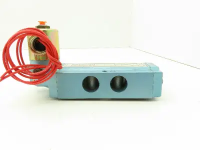 Honeywell Skinner S3R0AGLX Directional Control Valve 5-Way 2 Pos 240VAC 150 PSI