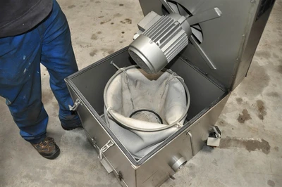 USED GRIT DUST COLLECTOR